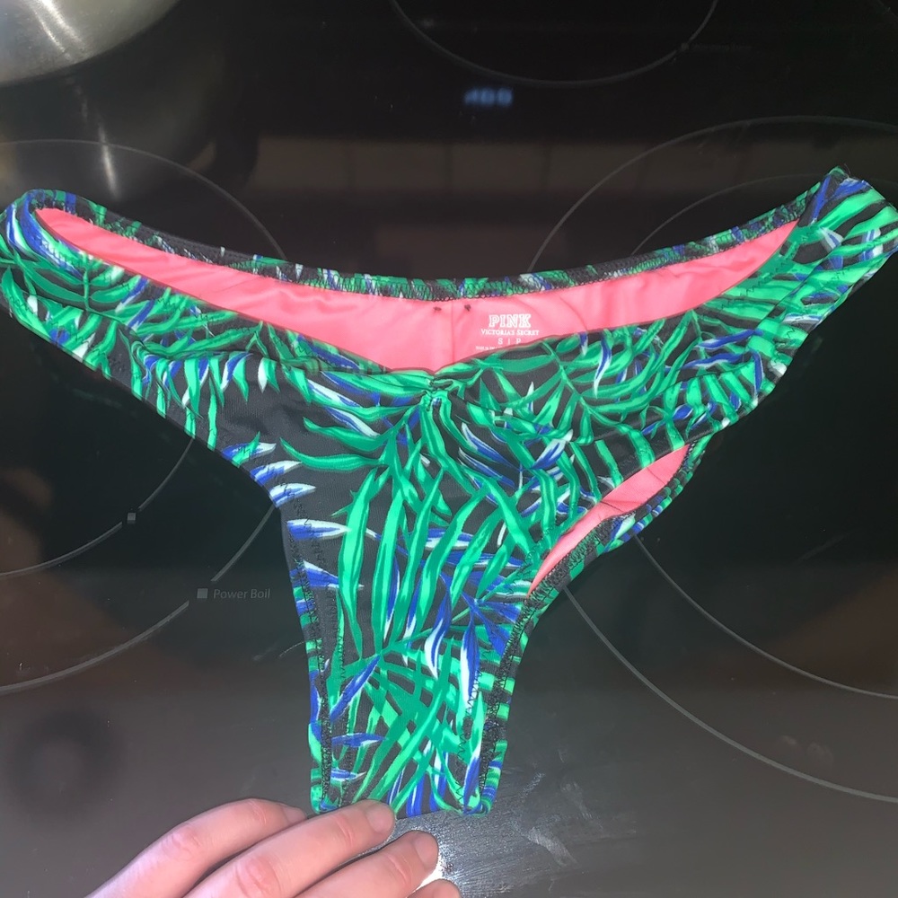 Fern ruched bikini bottoms!